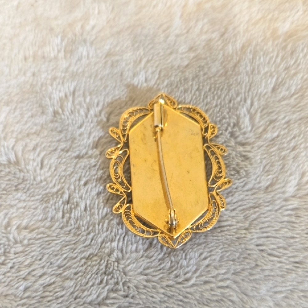 #584 Vintage Elegant Gold and Black Tone Brooch - Picture 2 of 3